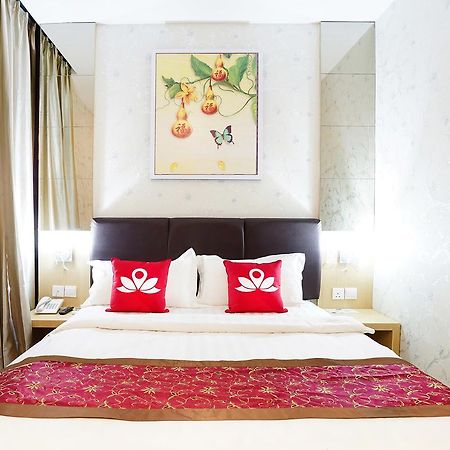 Cardinal Lucky Star Hotel Batam エクステリア 写真