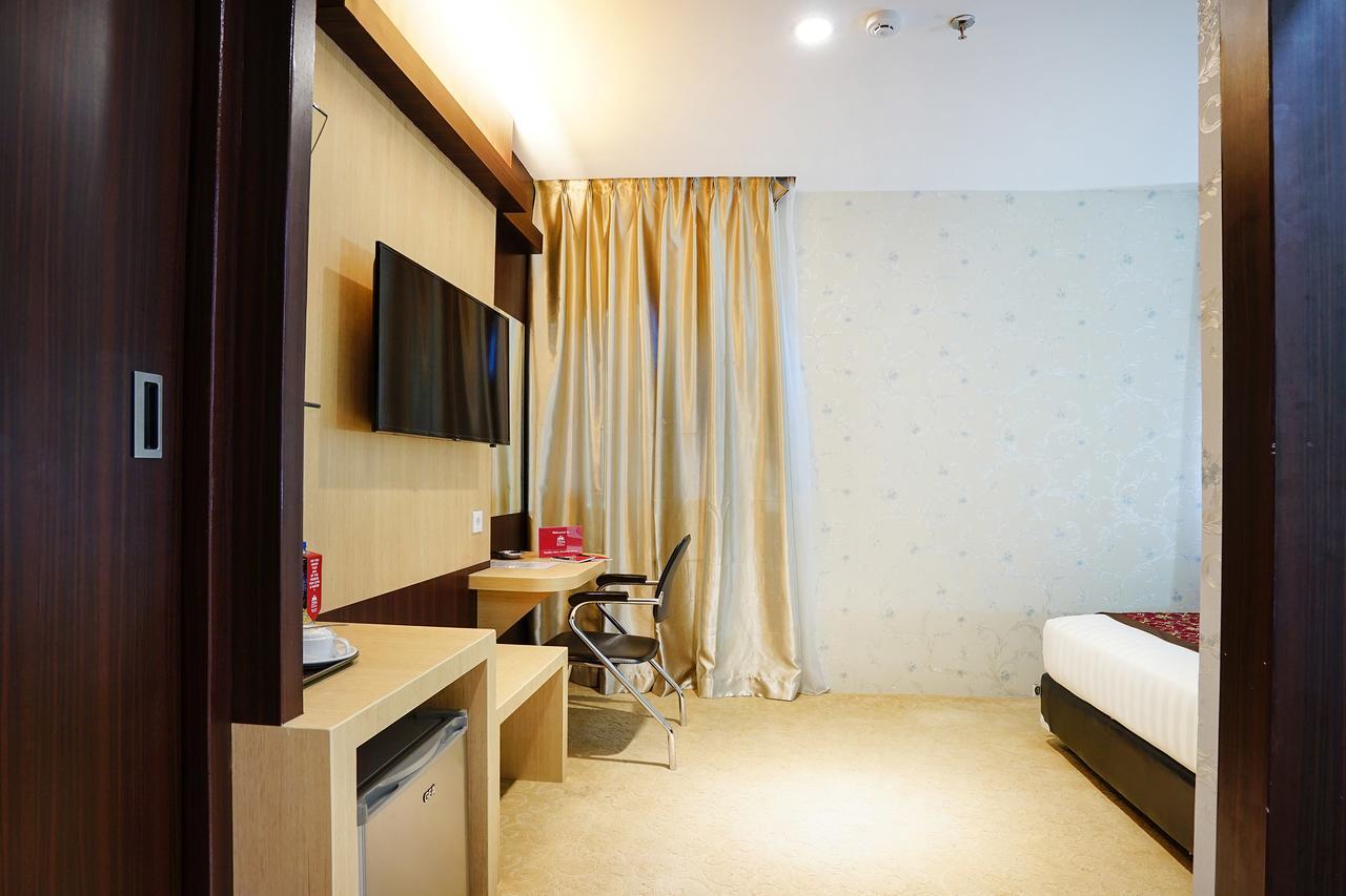Cardinal Lucky Star Hotel Batam エクステリア 写真
