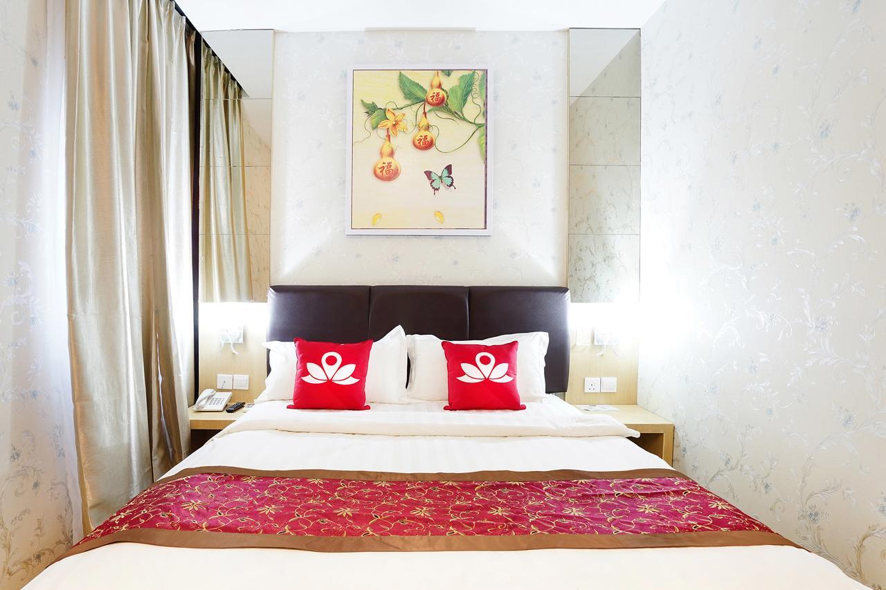 Cardinal Lucky Star Hotel Batam エクステリア 写真