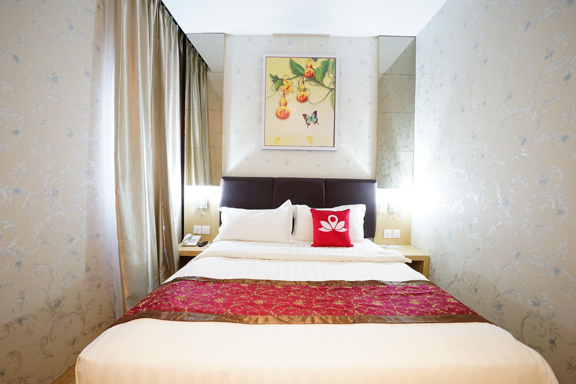 Cardinal Lucky Star Hotel Batam エクステリア 写真