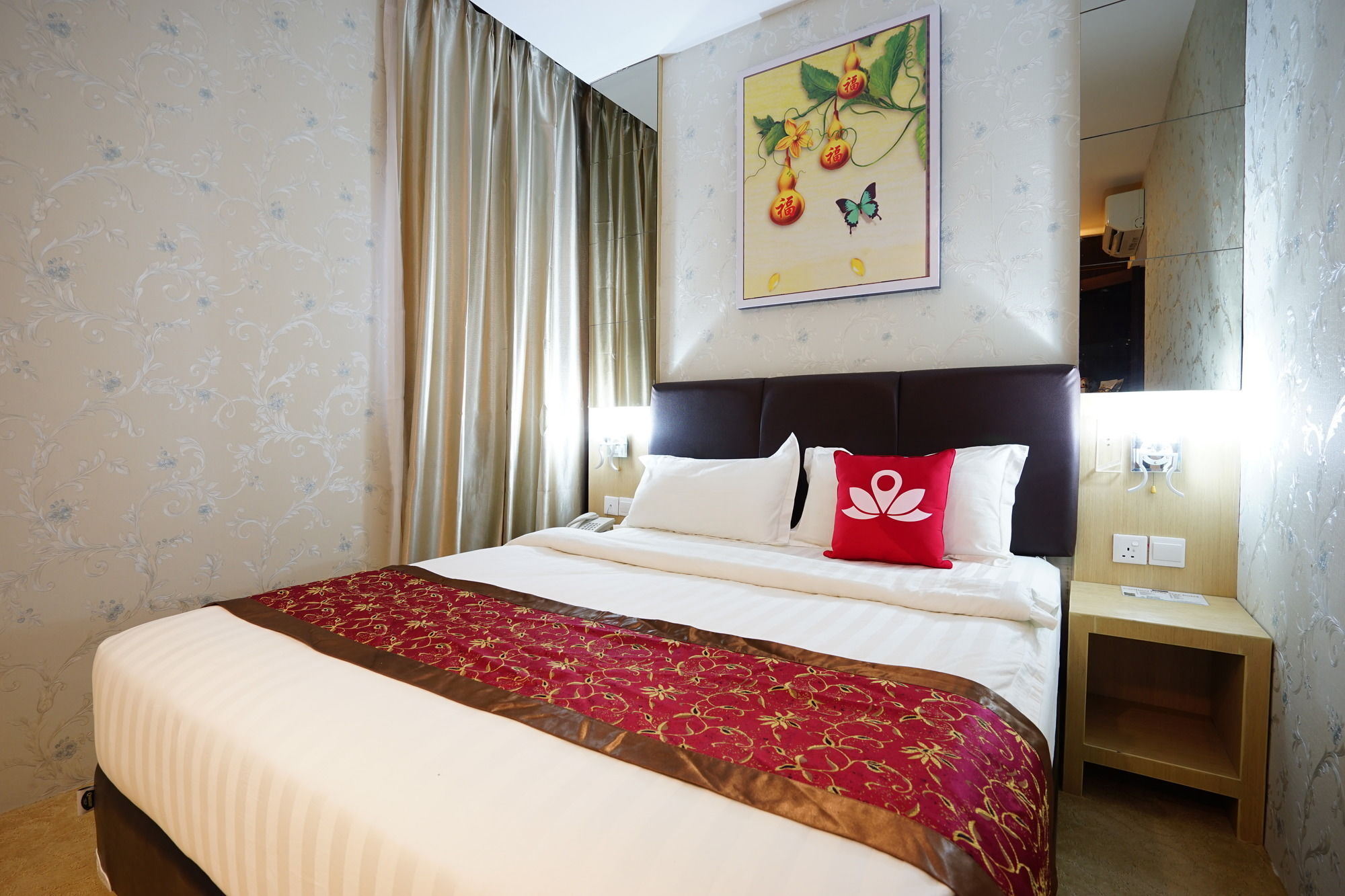 Cardinal Lucky Star Hotel Batam エクステリア 写真