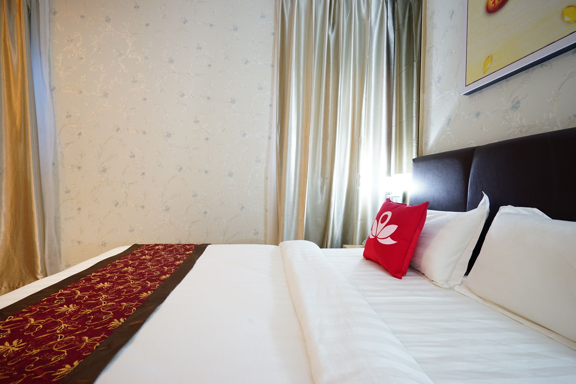 Cardinal Lucky Star Hotel Batam エクステリア 写真