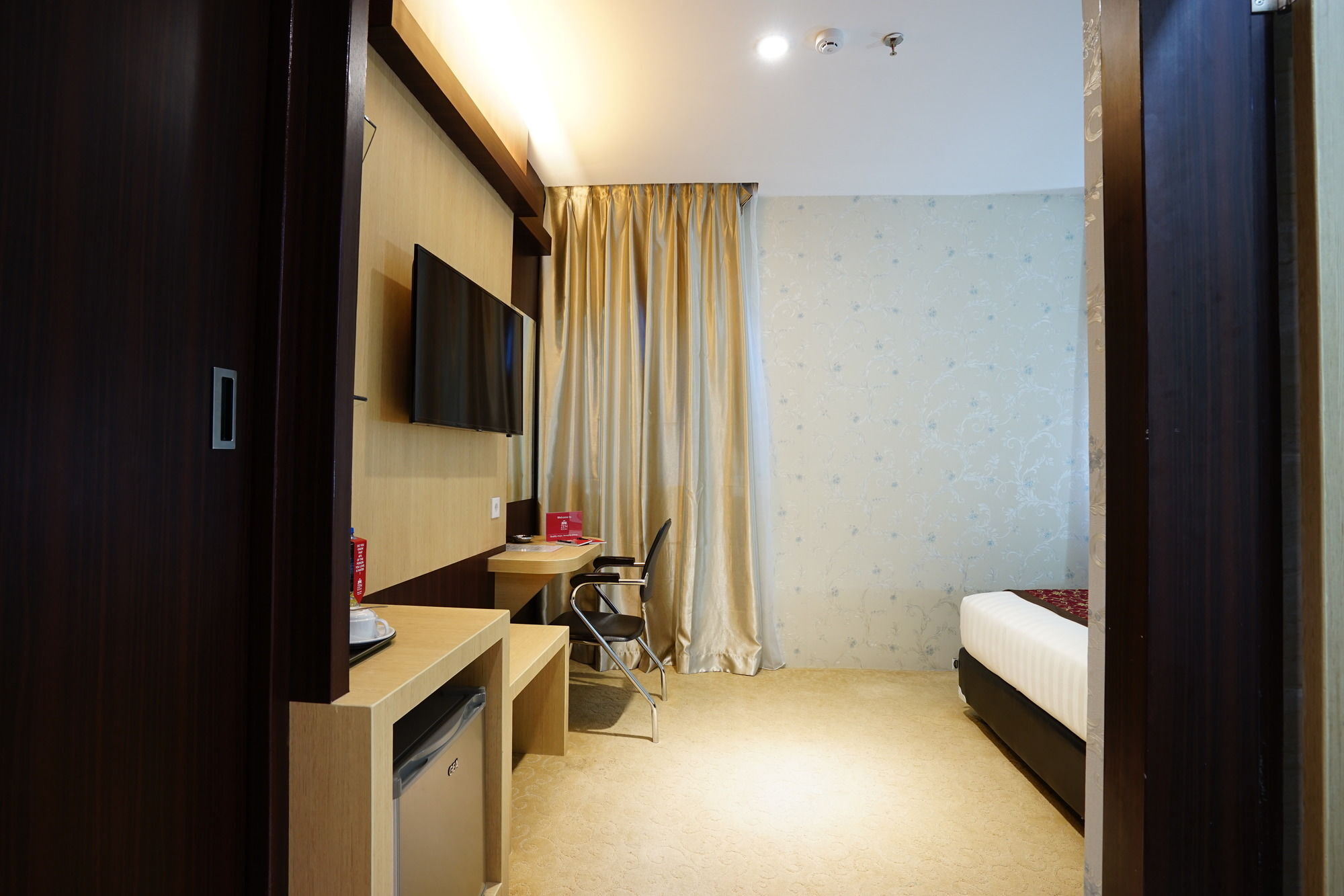 Cardinal Lucky Star Hotel Batam エクステリア 写真